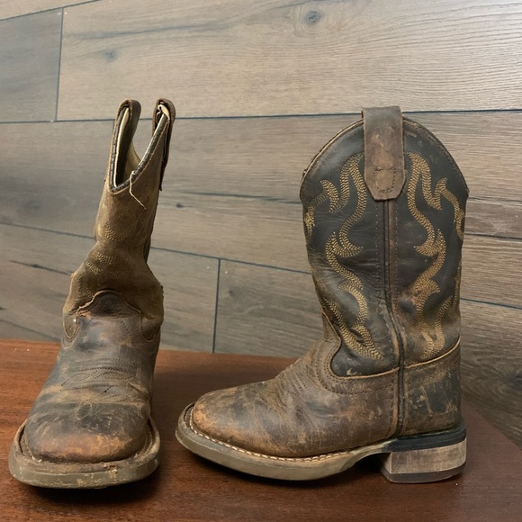 Boys western boots size 9.0/D - Picture 2 of 3